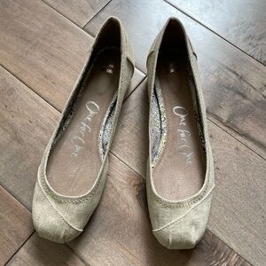 TOMS ballet flats